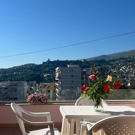 Flower Terrace Apartment Gjirokastra Zewnętrze zdjęcie
