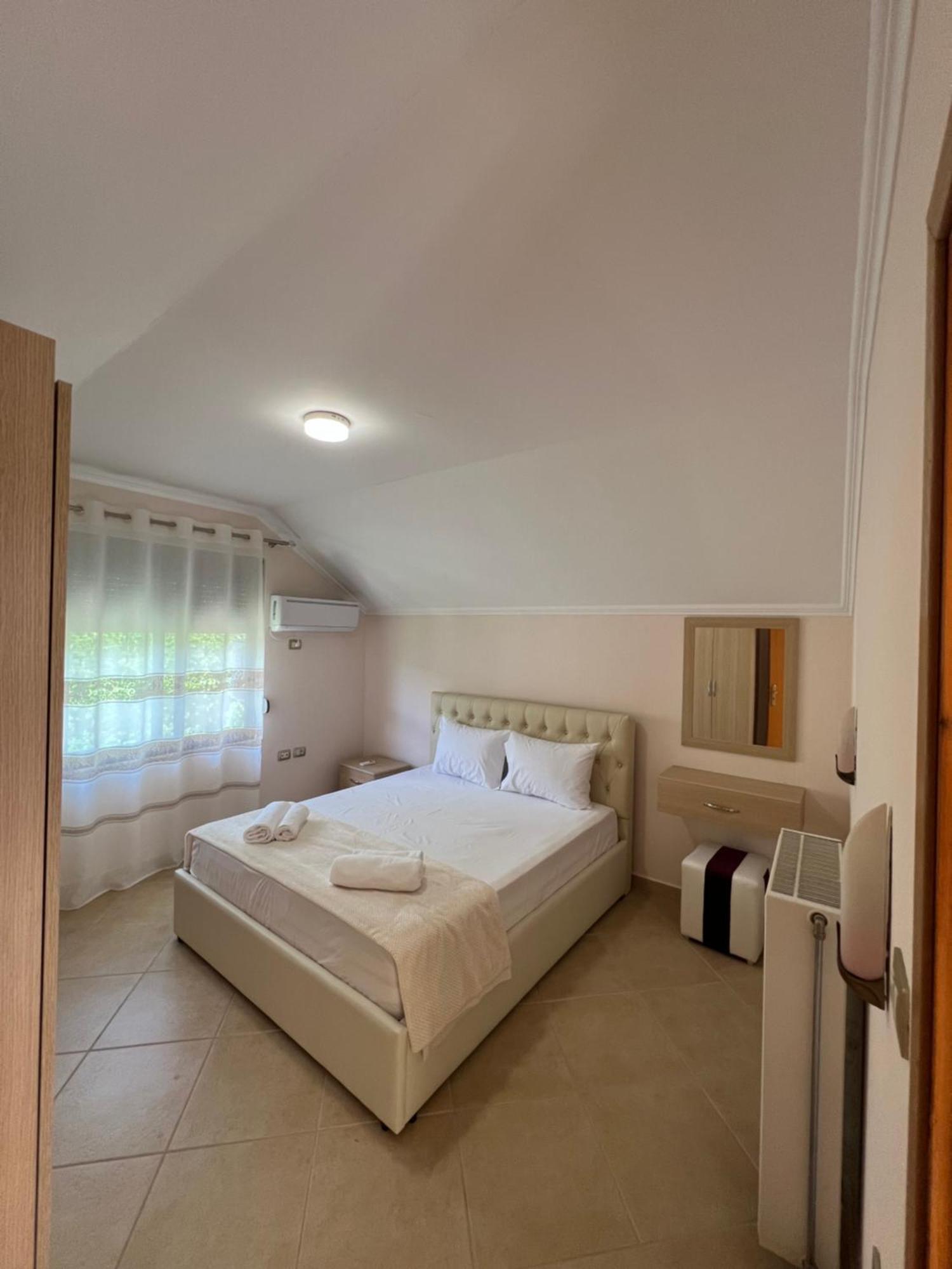 Flower Terrace Apartment Gjirokastra Zewnętrze zdjęcie