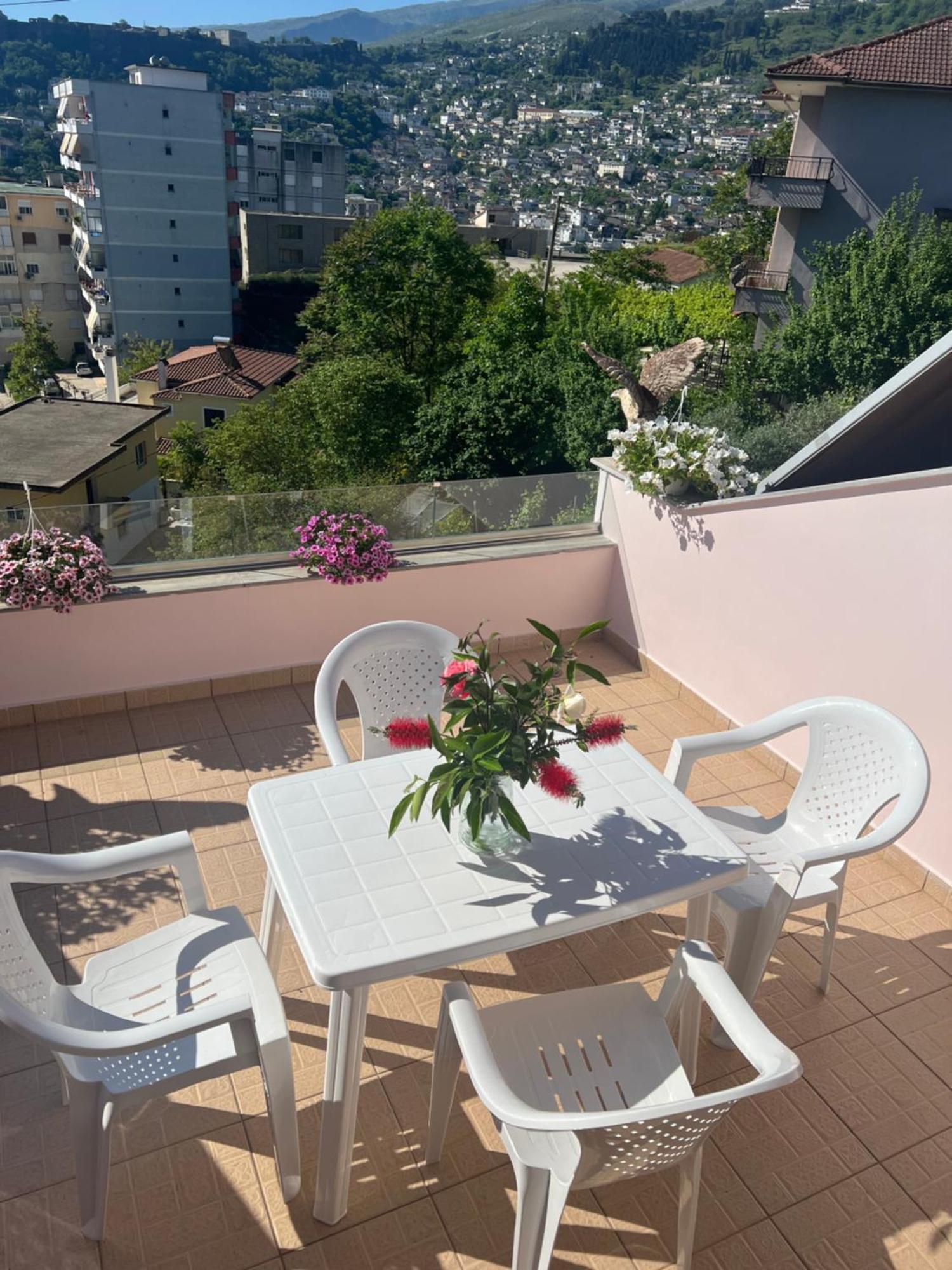 Flower Terrace Apartment Gjirokastra Zewnętrze zdjęcie