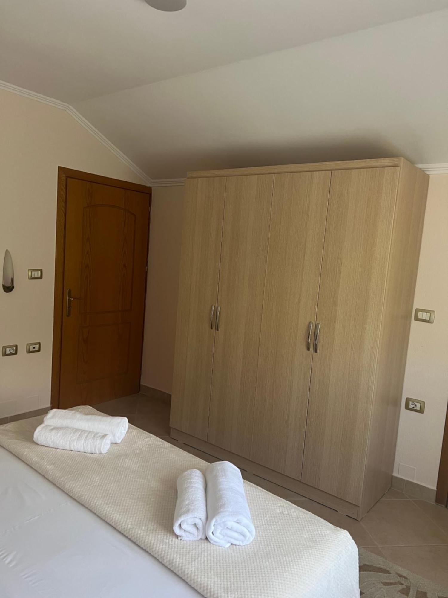 Flower Terrace Apartment Gjirokastra Zewnętrze zdjęcie