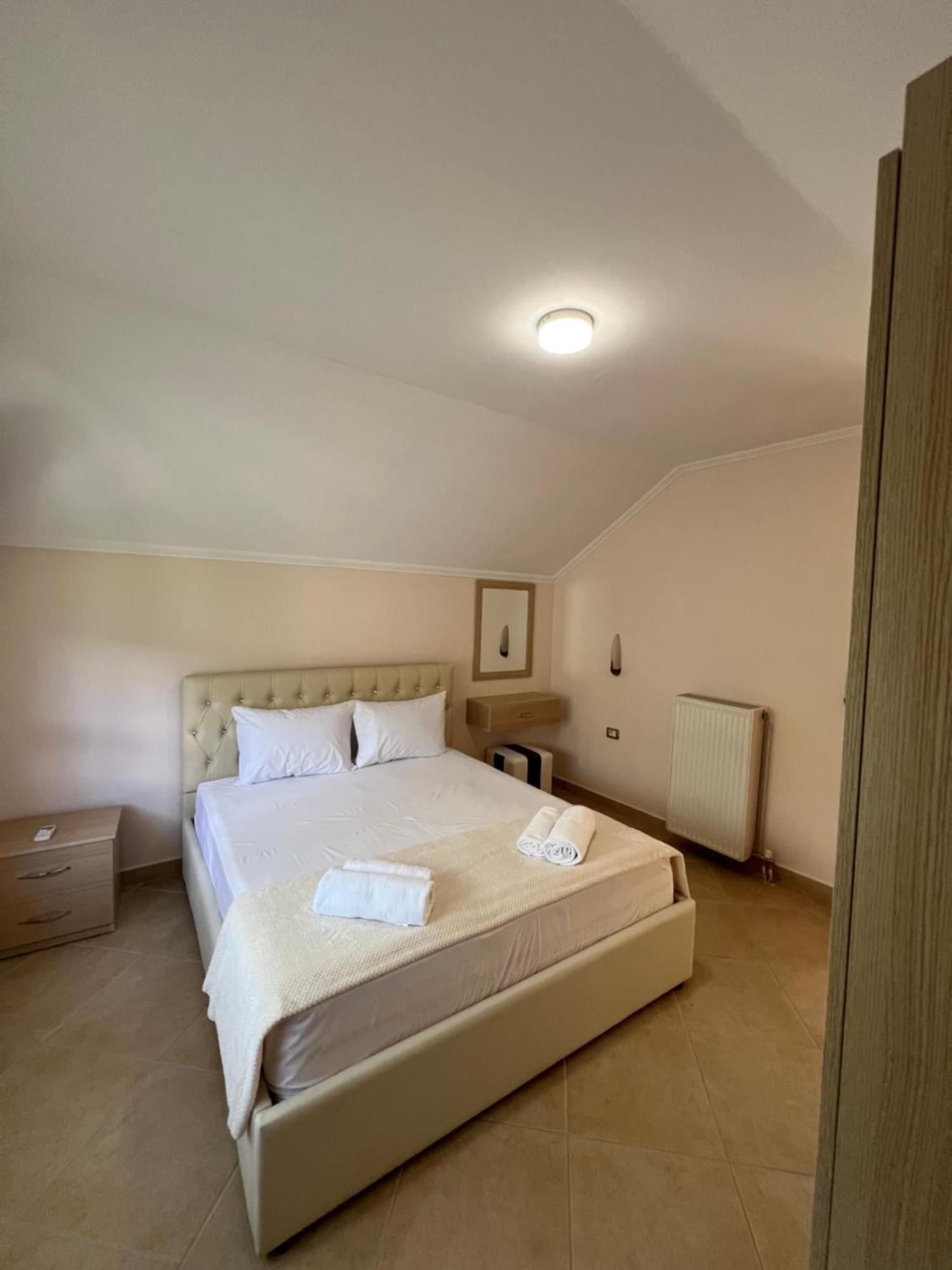 Flower Terrace Apartment Gjirokastra Zewnętrze zdjęcie