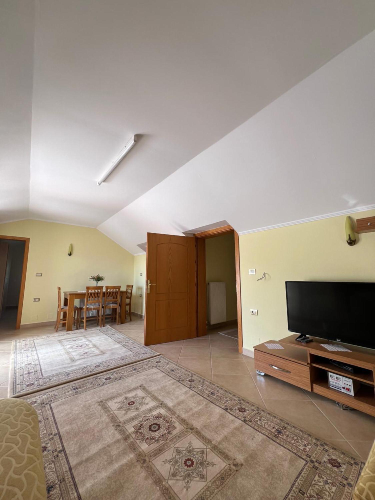 Flower Terrace Apartment Gjirokastra Zewnętrze zdjęcie