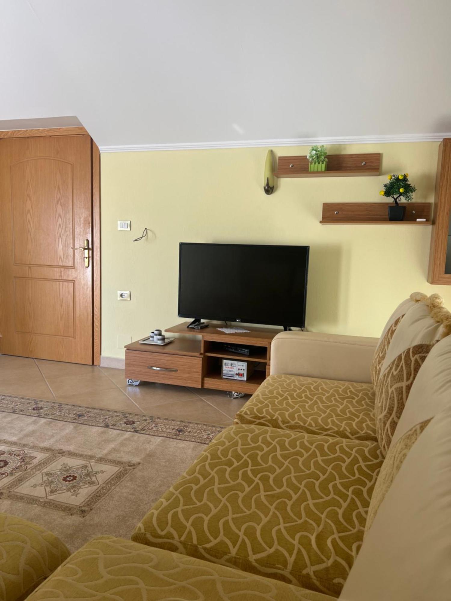 Flower Terrace Apartment Gjirokastra Zewnętrze zdjęcie